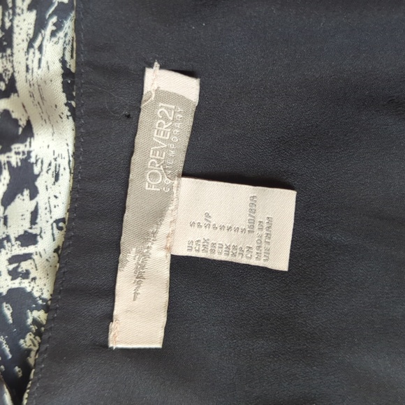 Forever21 light work dress - Picture 3 of 3